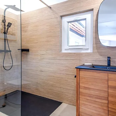 Le Vertical - Chalet5*, Sauna, Jacuzzi, Billard, Balneo, Massage, Pistes A 150 M Vakantiehuis *