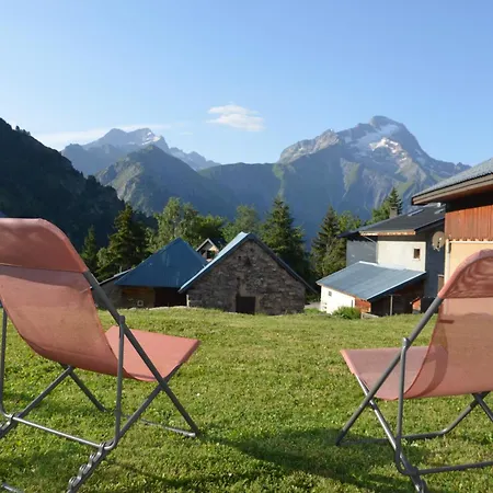 Vakantiehuis Le Vertical - Chalet5*, Sauna, Jacuzzi, Billard, Balneo, Massage, Pistes A 150 M