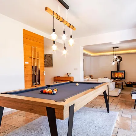 Vakantiehuis Le Vertical - Chalet5*, Sauna, Jacuzzi, Billard, Balneo, Massage, Pistes A 150 M Les Deux Alpes