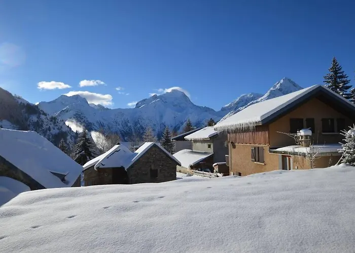 Le Vertical - Chalet5*, Sauna, Jacuzzi, Billard, Balnéo, Massage, Pistes à 150 M * Les Deux Alpes