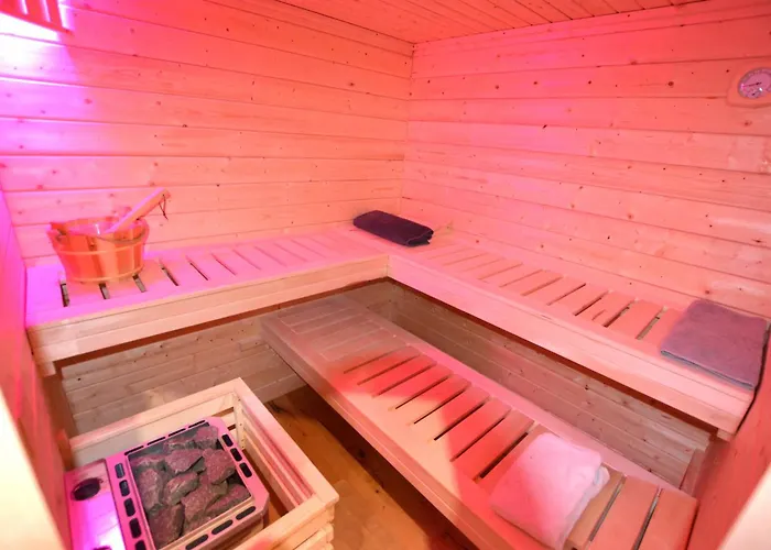 Casa vacanze Le Vertical - Chalet5*, Sauna, Jacuzzi, Billard, Balnéo, Massage, Pistes à 150 M *