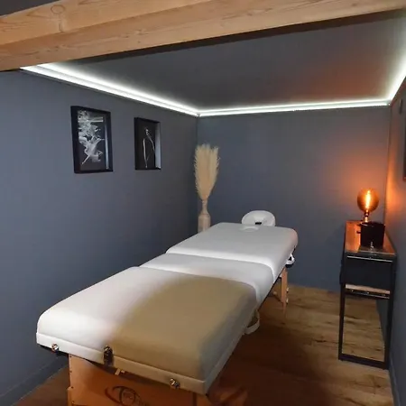 Holiday home Le Vertical - Chalet5*, Sauna, Jacuzzi, Billard, Balneo, Massage, Pistes A 150 M