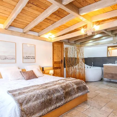 بيت للعطل Le Vertical - Chalet5*, Sauna, Jacuzzi, Billard, Balneo, Massage, Pistes A 150 M *