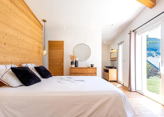 Le Vertical - Chalet5*, Sauna, Jacuzzi, Billard, Balneo, Massage, Pistes A 150 M *